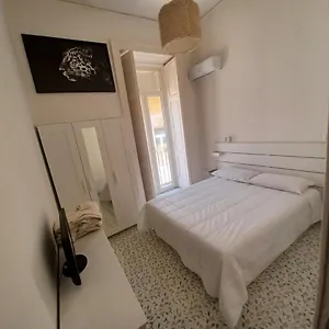 A Casa Di Nonna Ida, Nel Cuore Pulsante Di Napoli